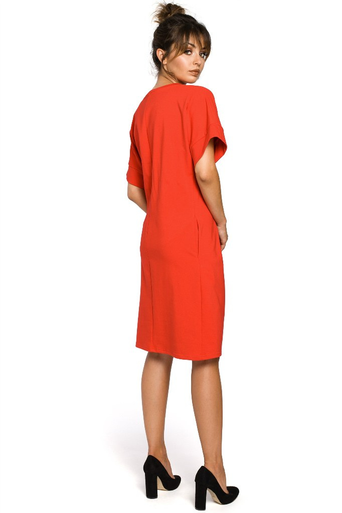 Sukienka midi - Luźny krój - czerwona